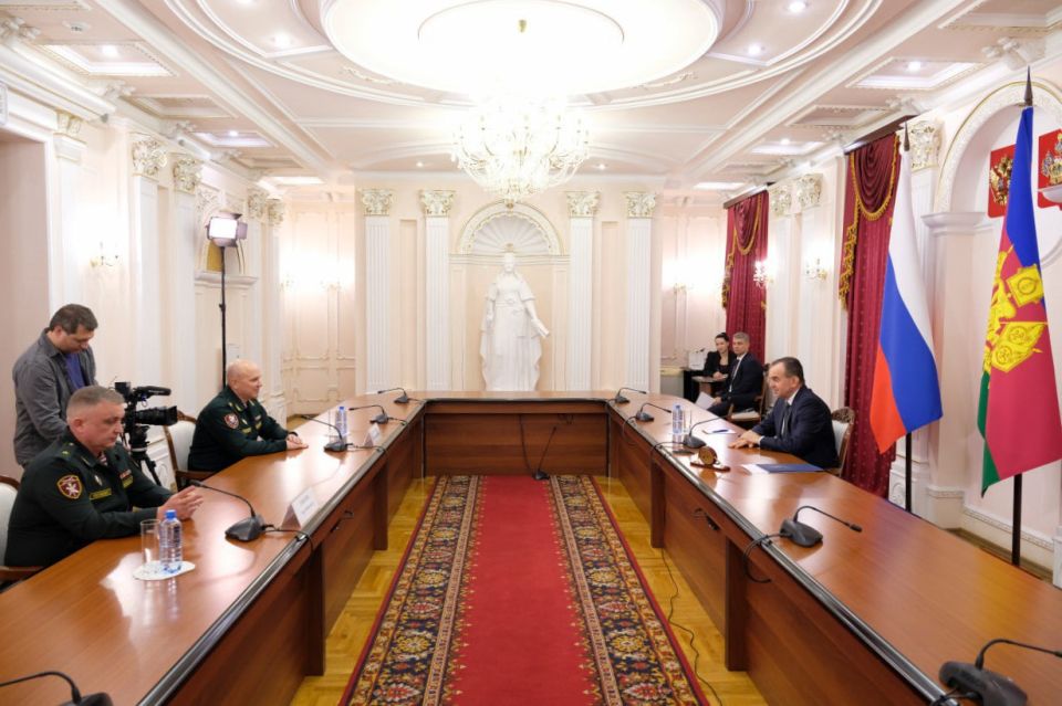 Вениамин Кондратьев встретился с новым начальником Главного управления Росгвардии по Краснодарскому краю Сергеем Токаревым