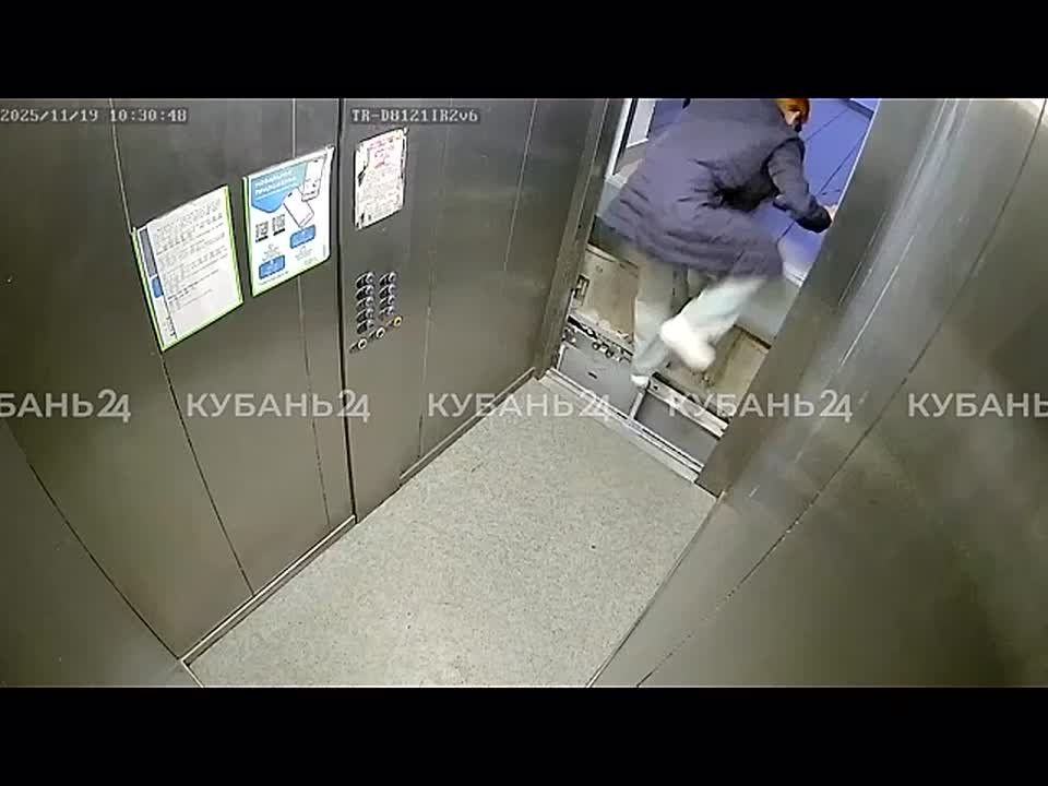 Лифт рухнул в многоэтажке на Западном обходе Краснодара — внутри была дама с собачкой