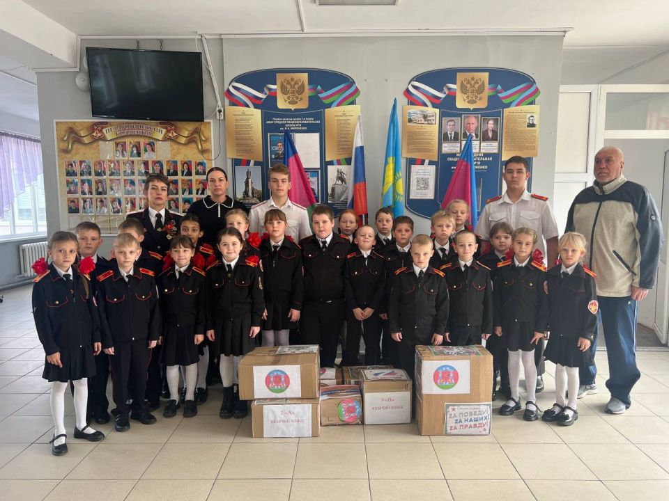 Школьники Анапского РКО в рамках акции «Письмо солдату» написали бойцам «Южной» группировки войск письма со словами благодарности и поддержки