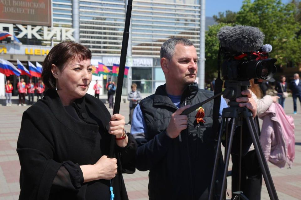 За кадром – команда профессионалов