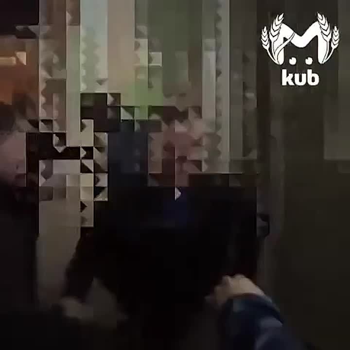 Банда подростков из Немецкой деревни кошмарят местных жителей и избивают их детей