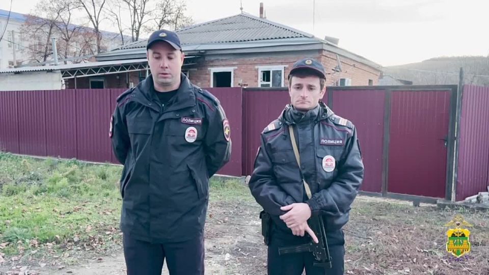 Полицейские спасли из пожара женщину в Отрадненском районе