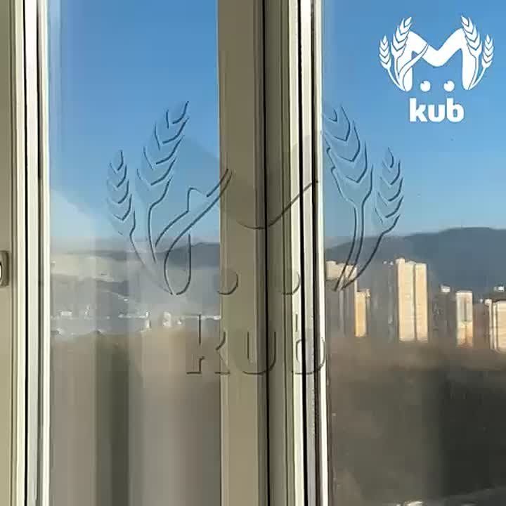 Видео из квартиры в Новороссийске, в которую попал обломок украинского беспилотника