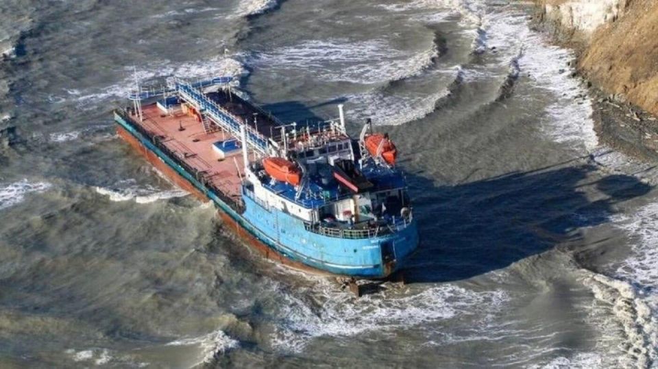 Владельцев затонувшего в Черном море нефтетанкера "Волгонефть-212" обязали выплатить 49,5 миллиардов рублей ущерба