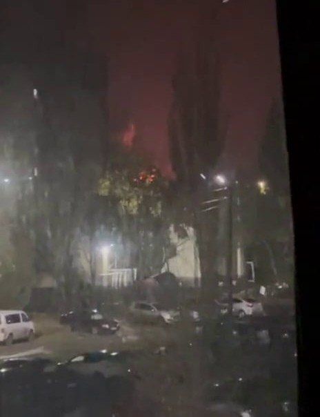 Нанесен удар по дому в Таганроге, враг атакует Сочи и Геленджик