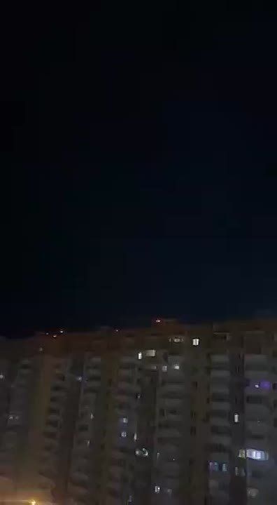 Страшные кадры: массированная атака врага на Новороссийск, атакованы несколько многоэтажек