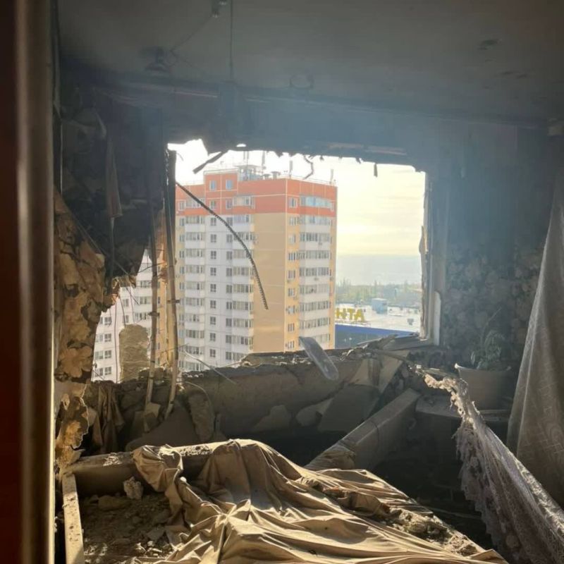 Новороссийск вторые сутки разгребает последствия атаки БПЛА