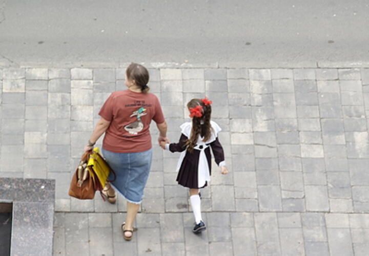 В Краснодаре 12-летнюю девочку избил одноклассник, а школа бездействовала