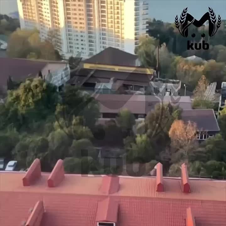 Сирены воют в Сочи. В городе объявлена угроза атаки БПЛА