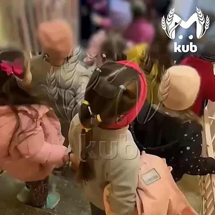 Детей эвакуируют из садиков Сочи