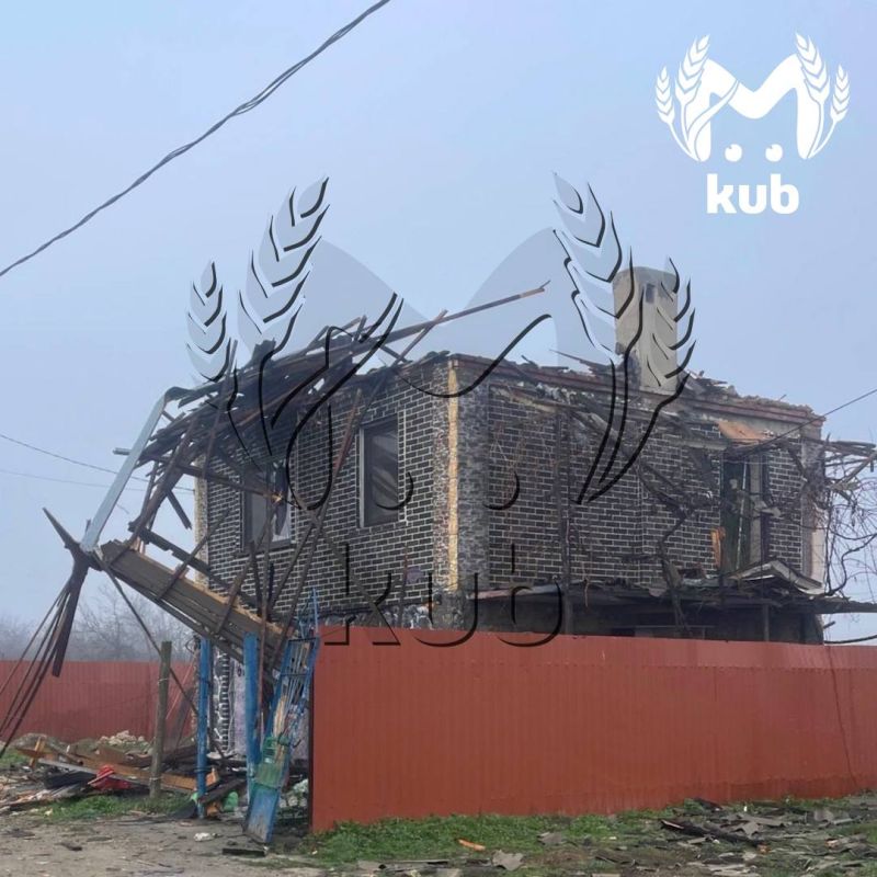 Фото из дома в Славянске-на-Кубани, который ночью попал под обломки БПЛА