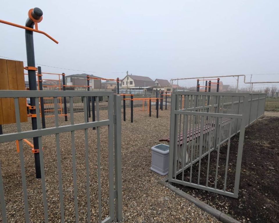 В Ейске завершено строительство воркаут-площадки