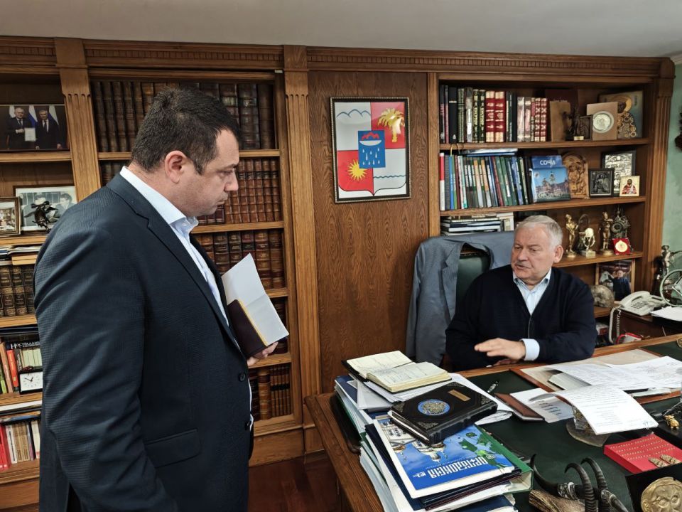 Депутат Государственной Думы России от Сочинского округа Константин Затулин на региональной депутатской неделе 25 ноября провел прием граждан в своей приемной в Городском Собрании Сочи