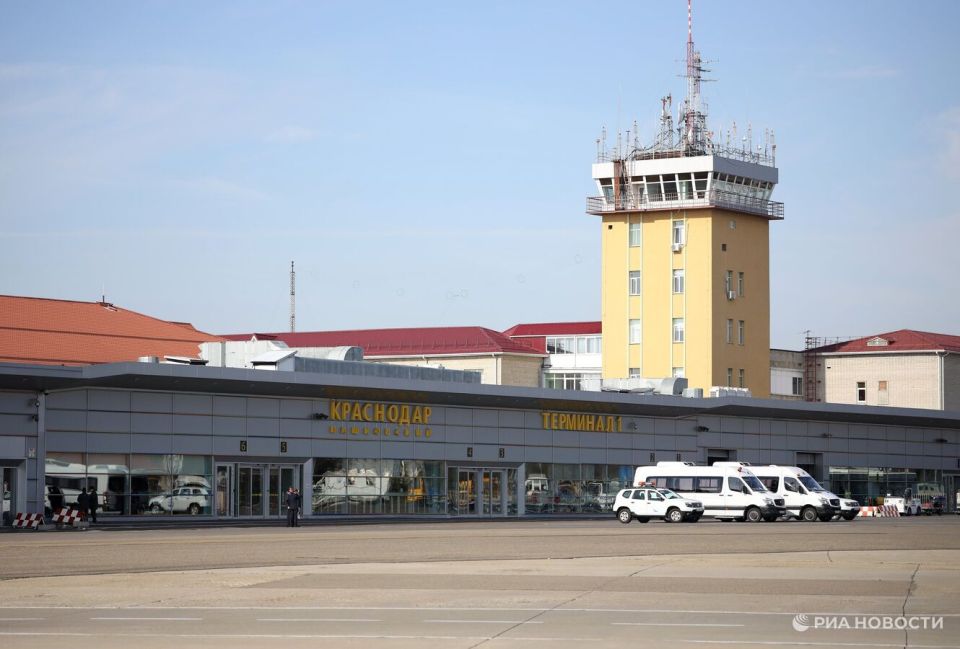 В аэропортах Краснодара и Сочи ввели временные ограничения