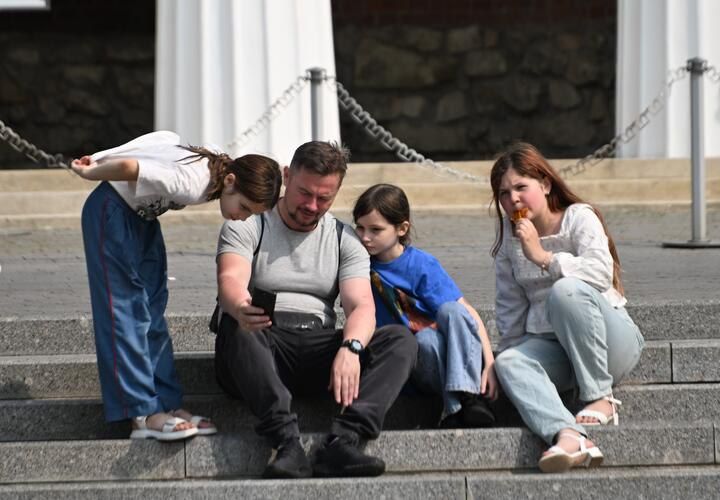 Клади трубку: по информации "Живой Кубани" чаще всего мошенники получают от детей коды авторизации и деньги, пугая тем, что с родителями случилась беда