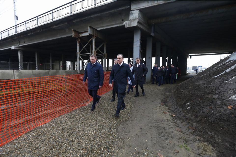 Вениамин Кондратьев проинспектировал ремонтные работы на Фадеевском путепроводе в Краснодаре