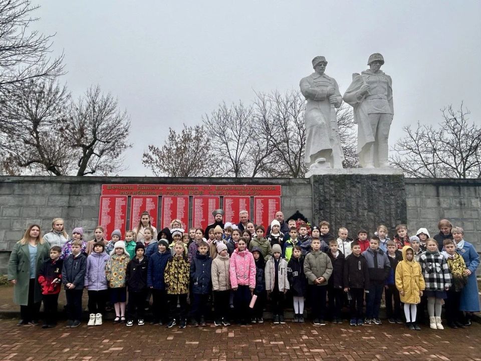 Возложение цветов, лекции и кинопоказы: в День Неизвестного Солдата в Краснодаре прошли памятные мероприятия