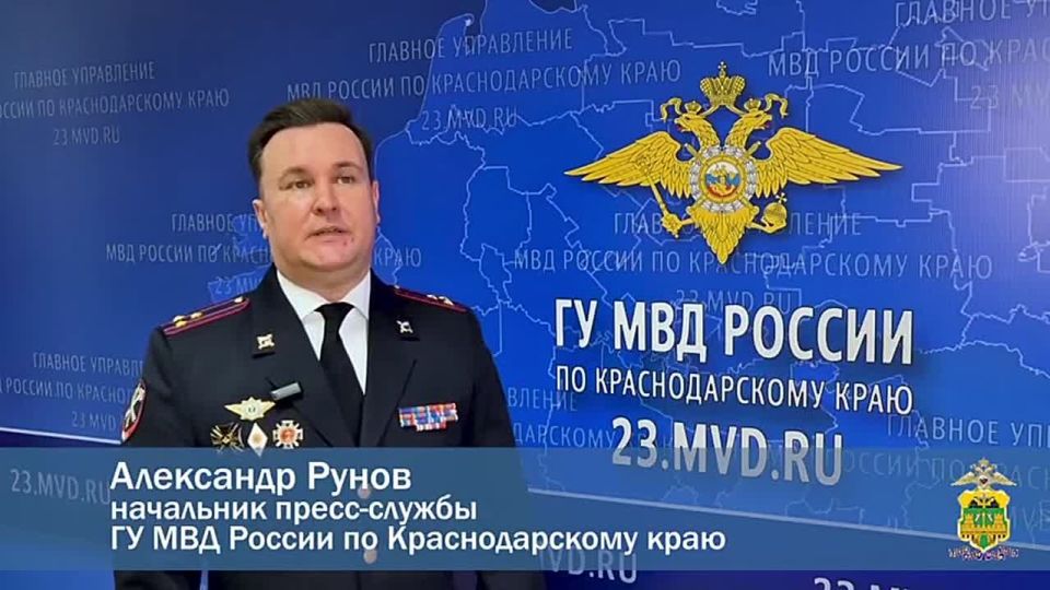 Таксист спас пенсионерку от передачи более 1 млн рублей аферистам в Абинске