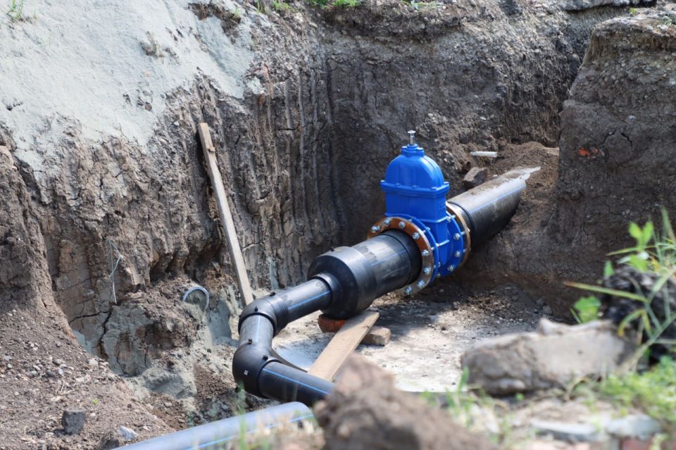 Благодаря обращению на «Прямую линию» губернатора 2025 года в Брюховецком районе начали ремонт на водопроводе