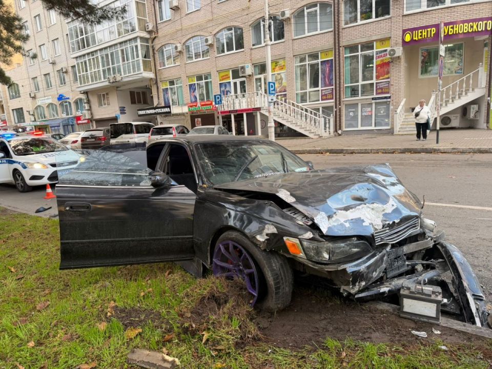 В Анапе иномарка на скорости протаранила ВАЗ