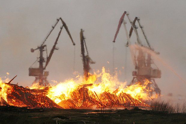 Краснодарский оперштаб: Площадь пожара в порту составила 1350 квадратных метров
