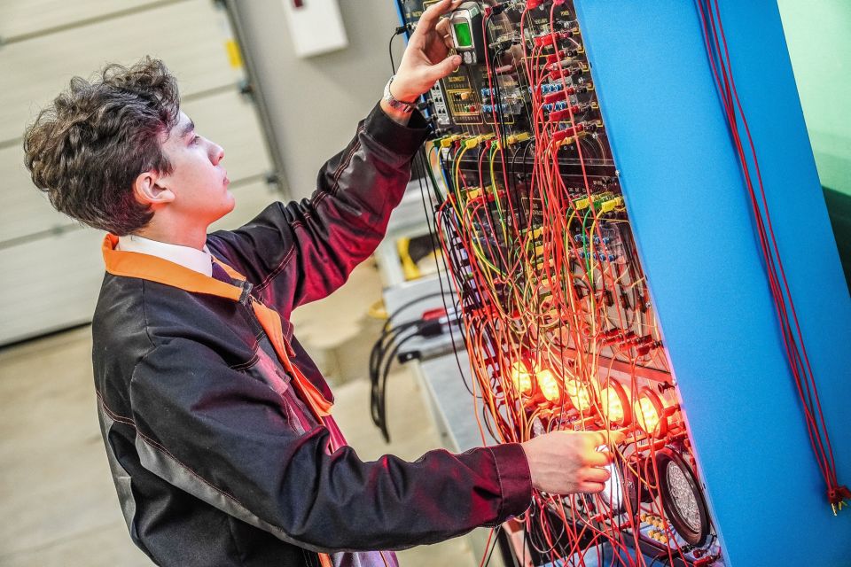 В колледжи «Профессионалитета» в 2025 году зачислено более 284 тысяч человек