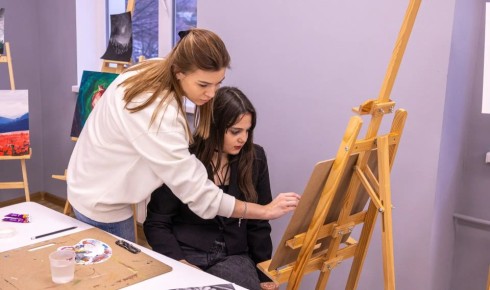 Студия вокала, основы ораторского искусства, плетение маскировочных сетей: что подготовили для краснодарцев в Доме молодёжи