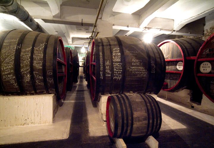 Во Франции забастовка парализовала производство Louis Vuitton, ведь сотрудникам не дали ежегодную премию, 23 человека погибли в пожаре в Индии: что произошло, пока вы спали