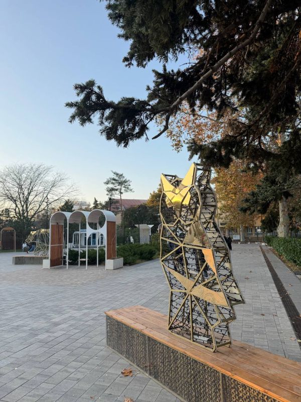 Облачно, ветрено. А к вечеру ещё и дождливо