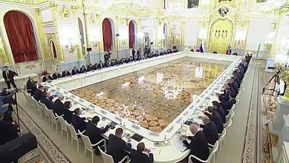 Владимир Путин принимает участие в заседании Совета по стратегическому развитию и нацпроектам