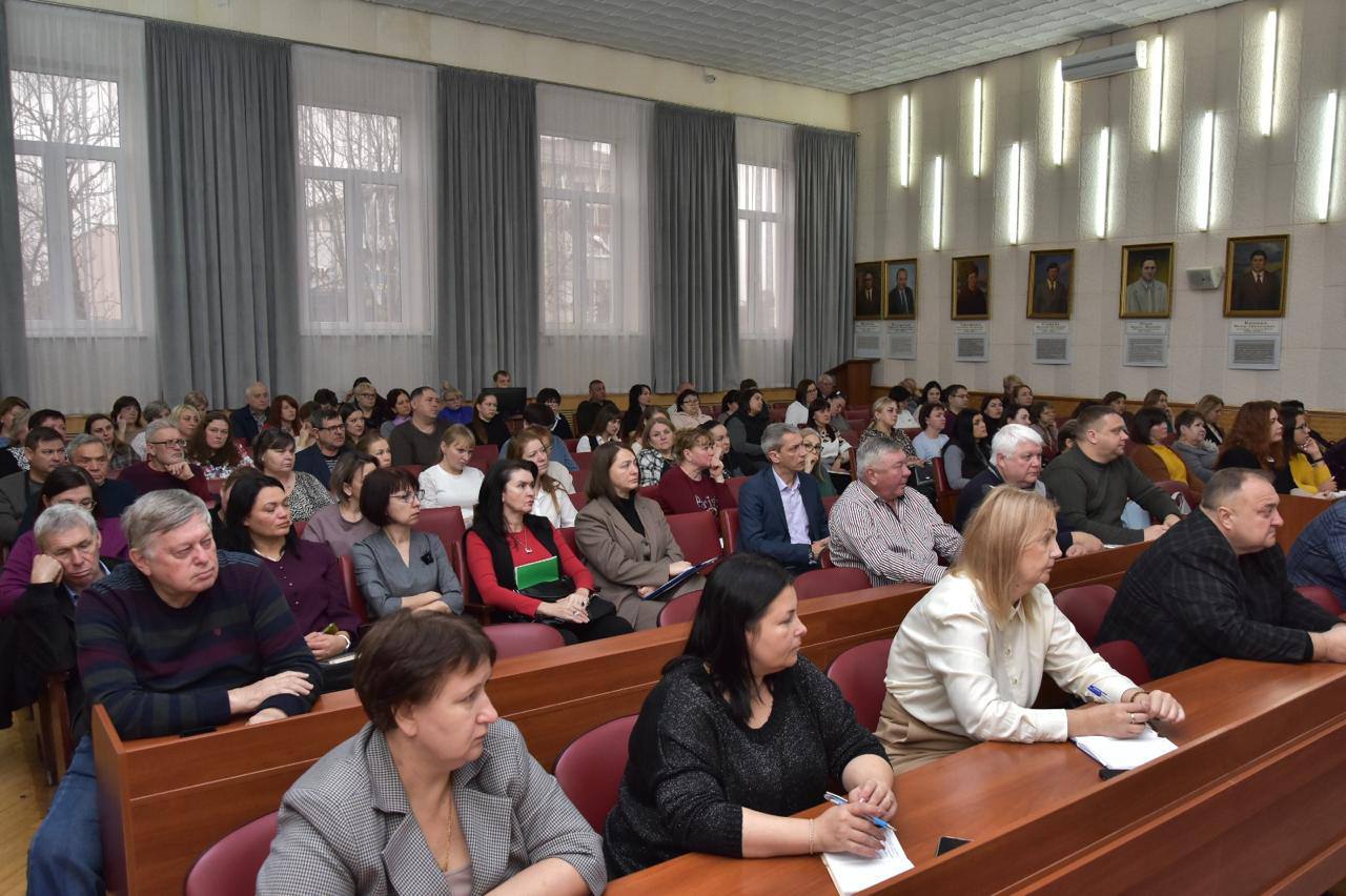 Славянской межрайонной прокуратурой принято участие в учебно – методическом семинаре по вопросам соблюдения требований охраны труда и трудового законодательства