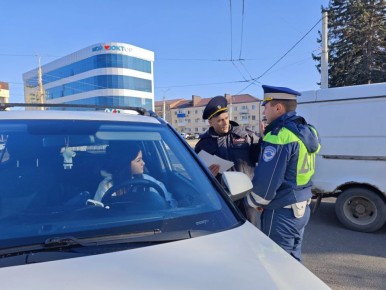 Сотрудники Госавтоинспекции г.Армавира провели комплексное профилактическое мероприятие «Вместе за безопасность»
