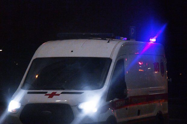 Спасатели эвакуировали семейную пару из оврага в Сочи