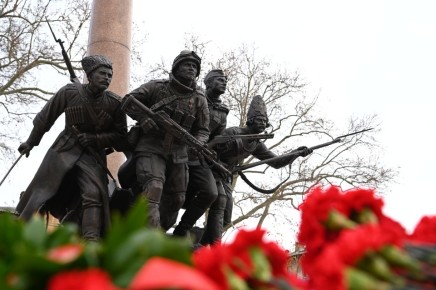 Евгений Наумов принял участие в открытии в Краснодаре памятника «Воинам Отечества – Героям России»