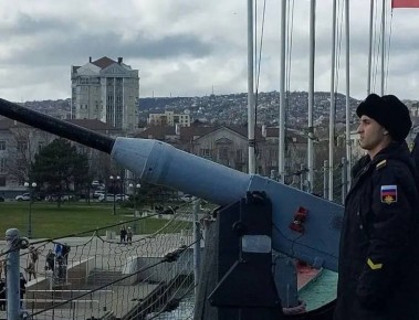 Андрей Кравченко: С борта корабля боевой славы Военно-морского флота крейсера «Михаил Кутузов» произведен «Выстрел памяти», посвященный Дню Героев Отечества