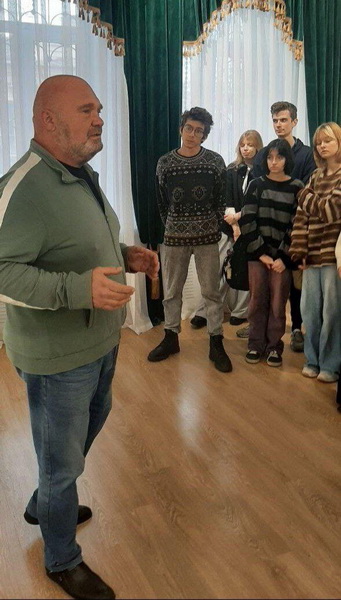 В Краснодаре полицейские и общественники провели экскурсию в Музее органов внутренних дел Кубани для молодежи