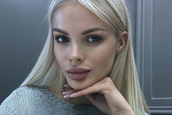 Жестоко избитой бойфрендом модели Анжелике Тартановой провели трепанацию черепа