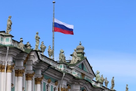 Россиянин сел на царский трон и задолжал почти миллион рублей