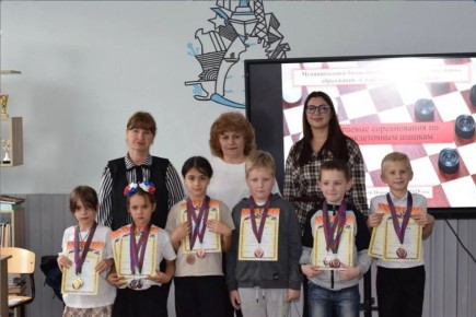 Новороссийские спортсмены показали блестящие результаты на краевых соревнованиях по стоклеточным шашкам