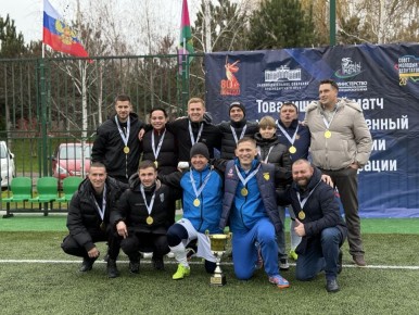 В Динском районе прошел товарищеский матч по футболу в честь Дня Конституции и юбилея краевого СМД