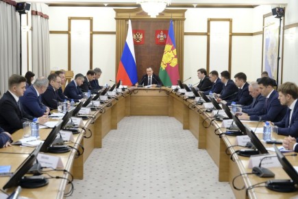 Вениамин Кондратьев: За время подготовки и проведения «Прямой линии» 2025 года поступило 8852 вопроса