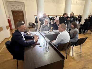 Расширенный прием граждан начался в городском театре Новороссийска