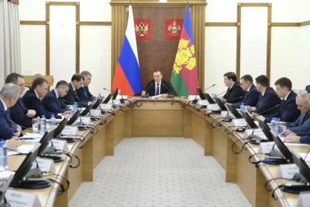 Более 1 тысячи обращений на «Прямую линию» Вениамина Кондратьева касались работы социального блока