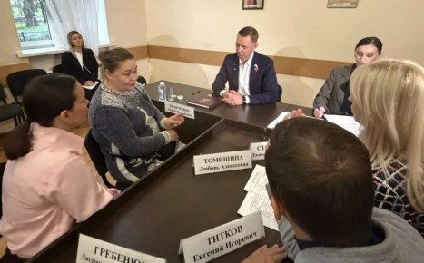 Андрей Кравченко принимает жителей в городском театре Новороссийска