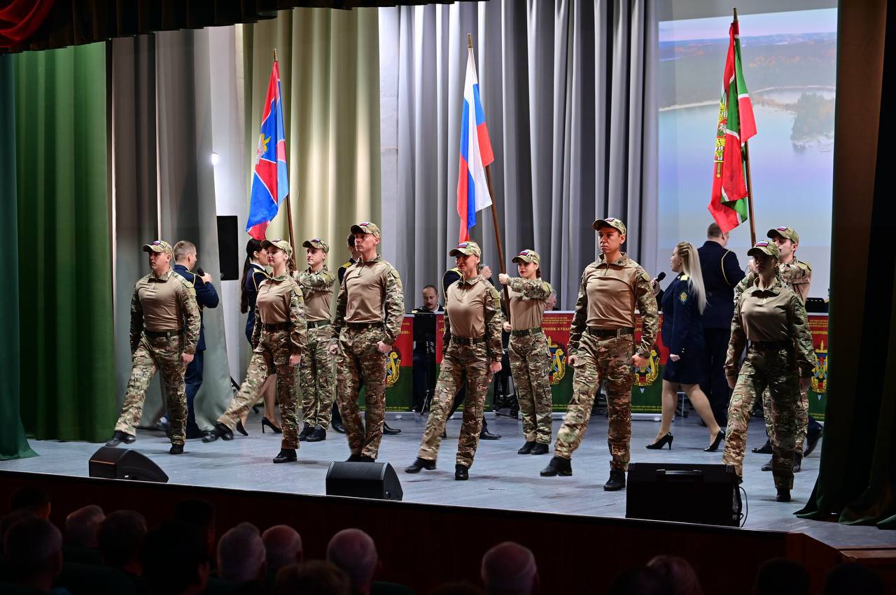 Андрей Кравченко: Памяти воинов-пограничников! Принял участие в торжественном мероприятии, посвященном Дню Героев Отечества