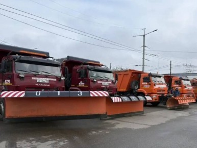 Евгений Наумов сообщил, что ночью в связи с первыми заморозками на улицы Краснодара выйдет спецтехника