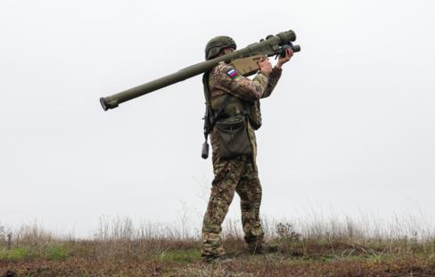 На Кубани из-за обломков БПЛА загорелась территория рядом с Афипским НПЗ