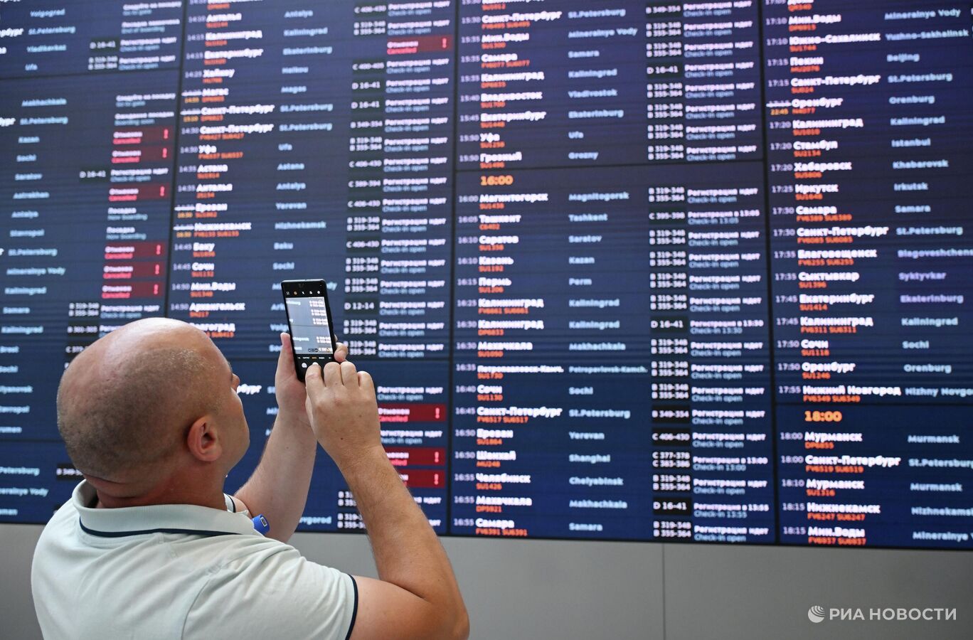 ФАС выдала предупреждения еще 12 аэропортам