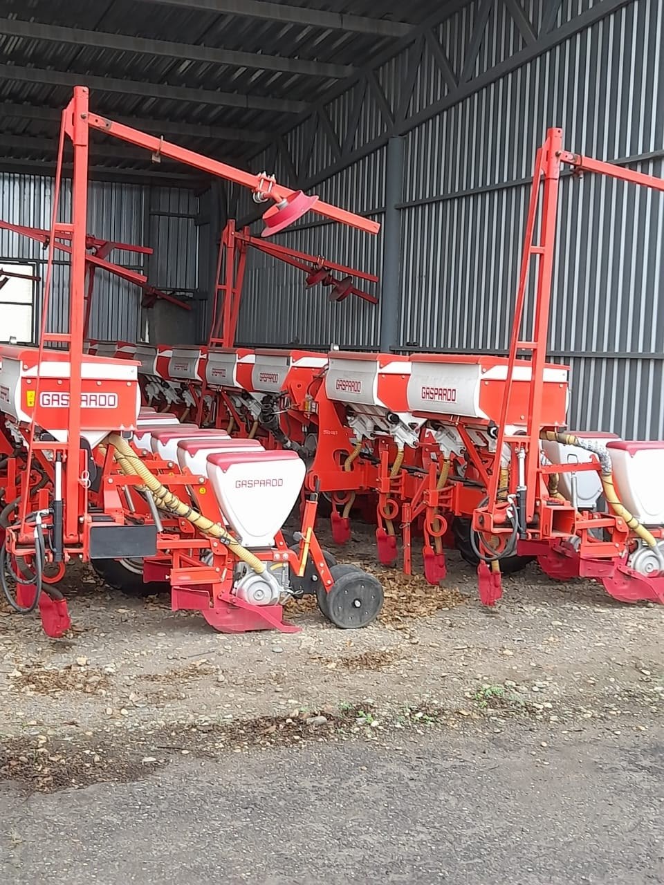 Главе Ейского района Роману Бублику доложили о подготовке сельхозтехники к весенне-полевым работам 2026 года