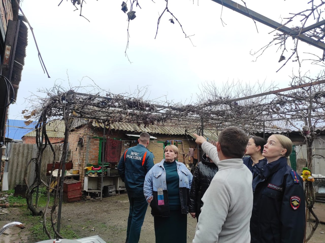 В Ейском районе в декабре 2025 года проводятся рейдовые мероприятия по обеспечению безопасности отдельных категорий семей, имеющих несовершеннолетних детей